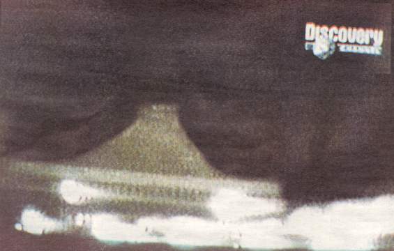 UFO hovers over Seimas, Lithuanian parliament