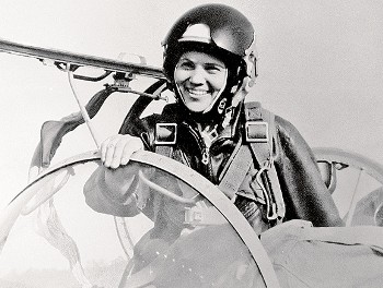 Marina Popovich, Pilot
