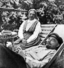 Lenin at Telescope (Gorki)