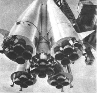 Vostok su RD-107 ir vienu RD-108